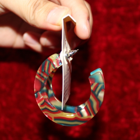 Resin Open Hoop Marbled Earrings - Picture 8 of 8